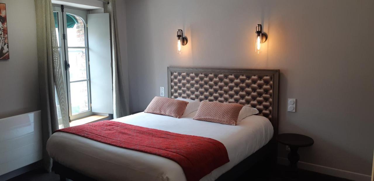 Logis Hotel Le Grand Cerf Ernée Dış mekan fotoğraf