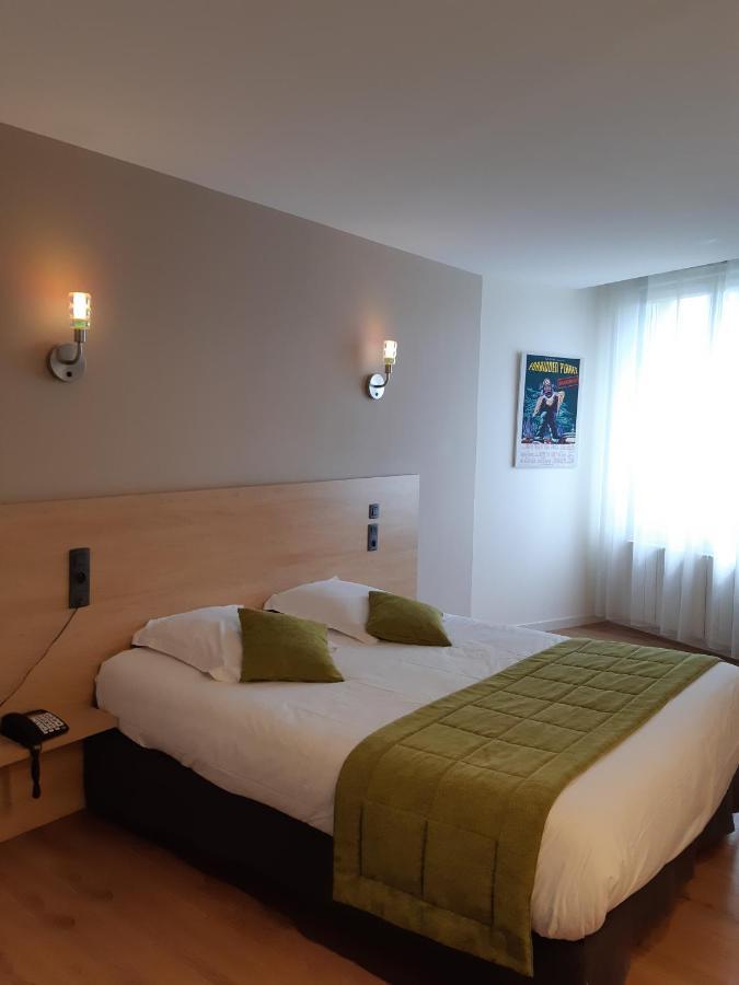 Logis Hotel Le Grand Cerf Ernée Dış mekan fotoğraf
