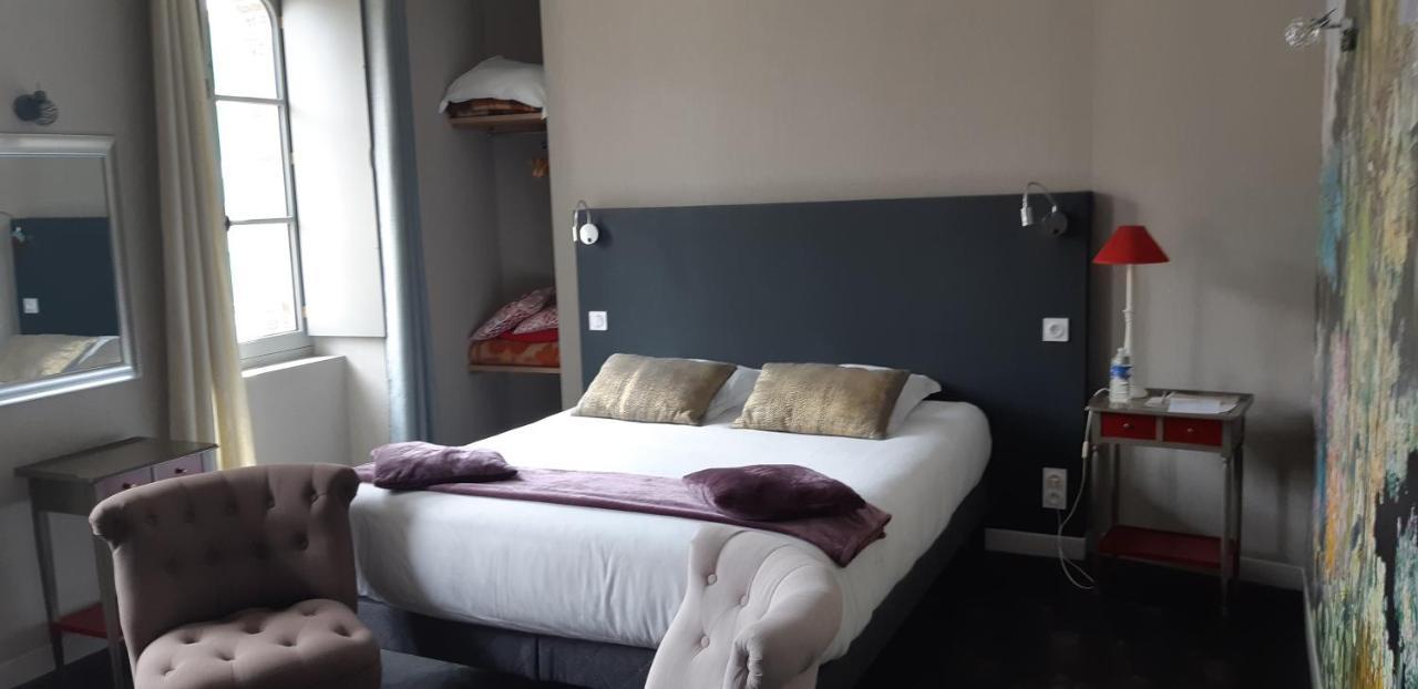 Logis Hotel Le Grand Cerf Ernée Dış mekan fotoğraf