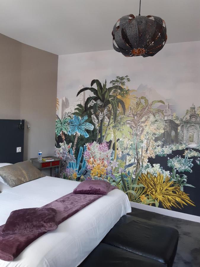 Logis Hotel Le Grand Cerf Ernée Dış mekan fotoğraf