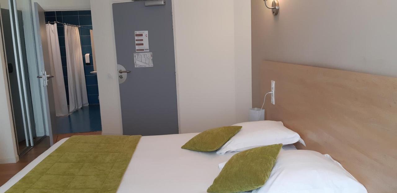 Logis Hotel Le Grand Cerf Ernée Dış mekan fotoğraf