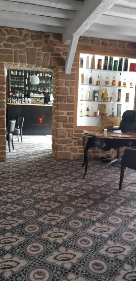 Logis Hotel Le Grand Cerf Ernée Dış mekan fotoğraf