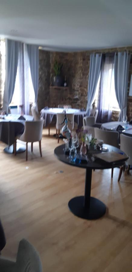 Logis Hotel Le Grand Cerf Ernée Dış mekan fotoğraf