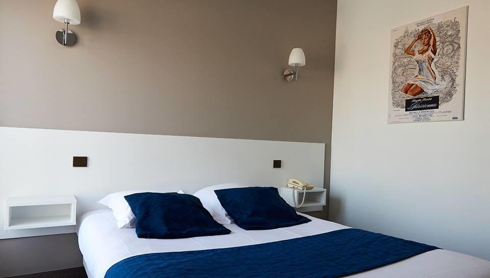 Logis Hotel Le Grand Cerf Ernée Dış mekan fotoğraf